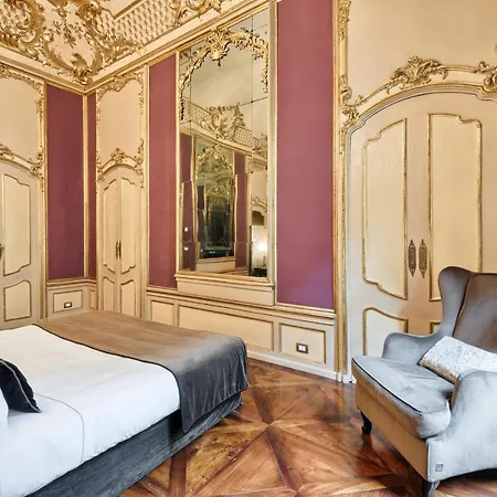 Palazzo Del Carretto-art Apartments&guesthouse