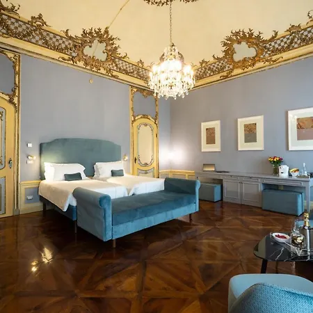 Palazzo Del Carretto-art And