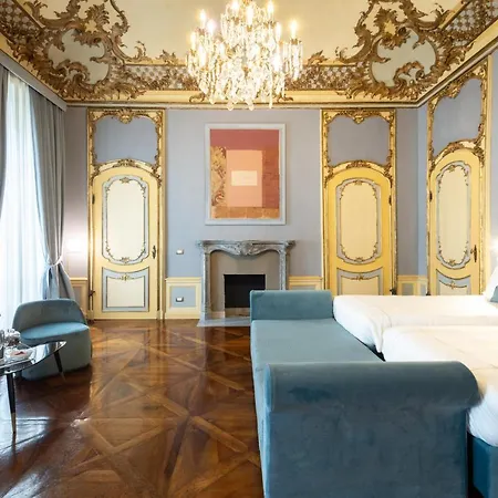Palazzo Del Carretto-art And *