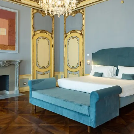 Palazzo Del Carretto-art And