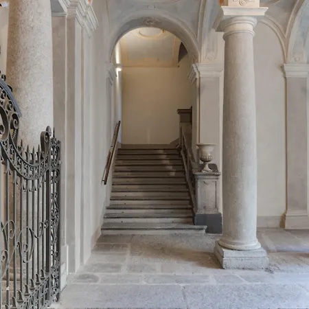 Palazzo Del Carretto-art And * Turin