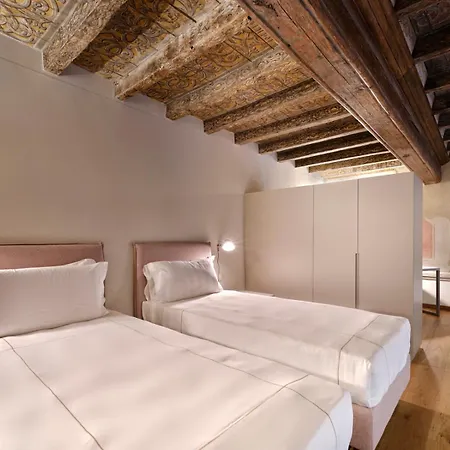 Palazzo Del Carretto-art And *
