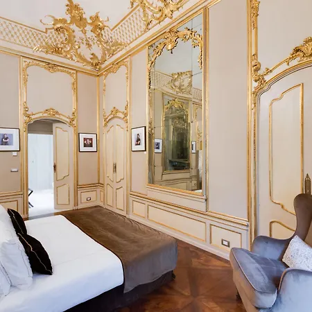 Palazzo Del Carretto-art And *