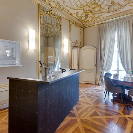 Palazzo Del Carretto-art And