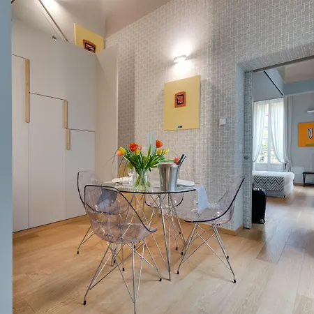 Palazzo Del Carretto-art And