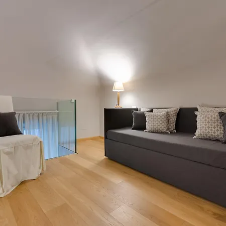 Palazzo Del Carretto-art And