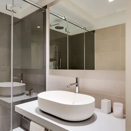 Palazzo Del Carretto-art And