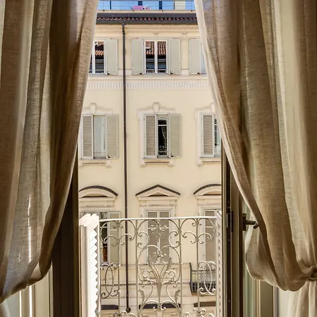 Palazzo Del Carretto-art And