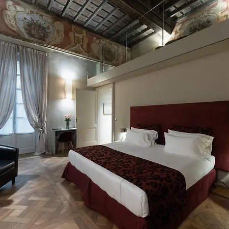 Palazzo Del Carretto-art And