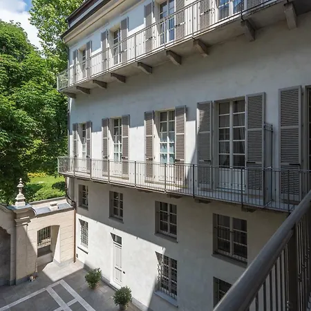 Palazzo Del Carretto-art Apartments&guesthouse