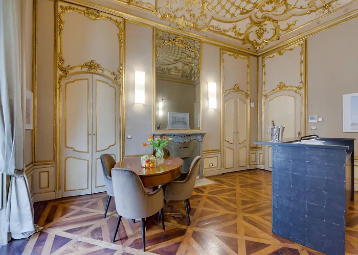 Palazzo Del Carretto-art Apartments&guesthouse *