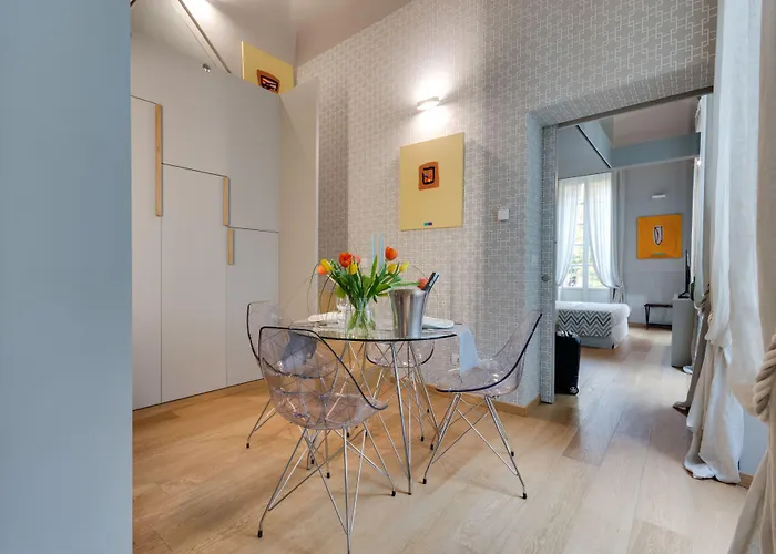 Palazzo Del Carretto-art Apartments&guesthouse