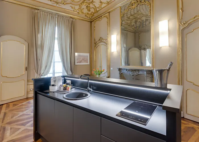 Palazzo Del Carretto-art Apartments&guesthouse * Torino