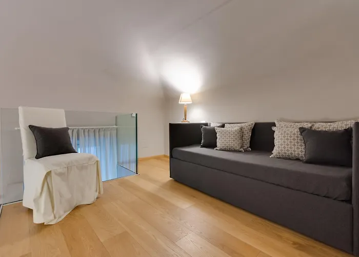 Palazzo Del Carretto-art Apartments&guesthouse