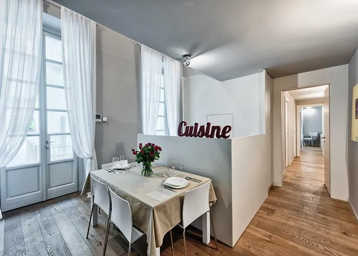 Palazzo Del Carretto-art Apartments&guesthouse
