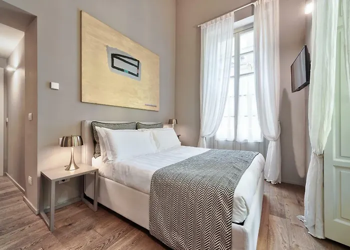 Palazzo Del Carretto-art Apartments&guesthouse *