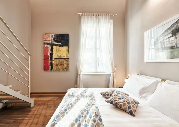 Palazzo Del Carretto-art Apartments&guesthouse